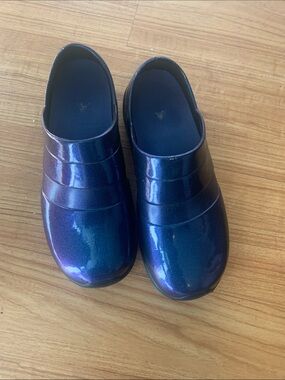 Iridescent Blue-Purple Slip-On Mules